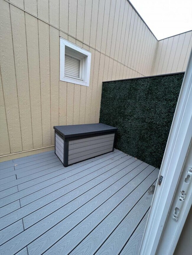 Building Photo - bedroom in Hayward CA 94541