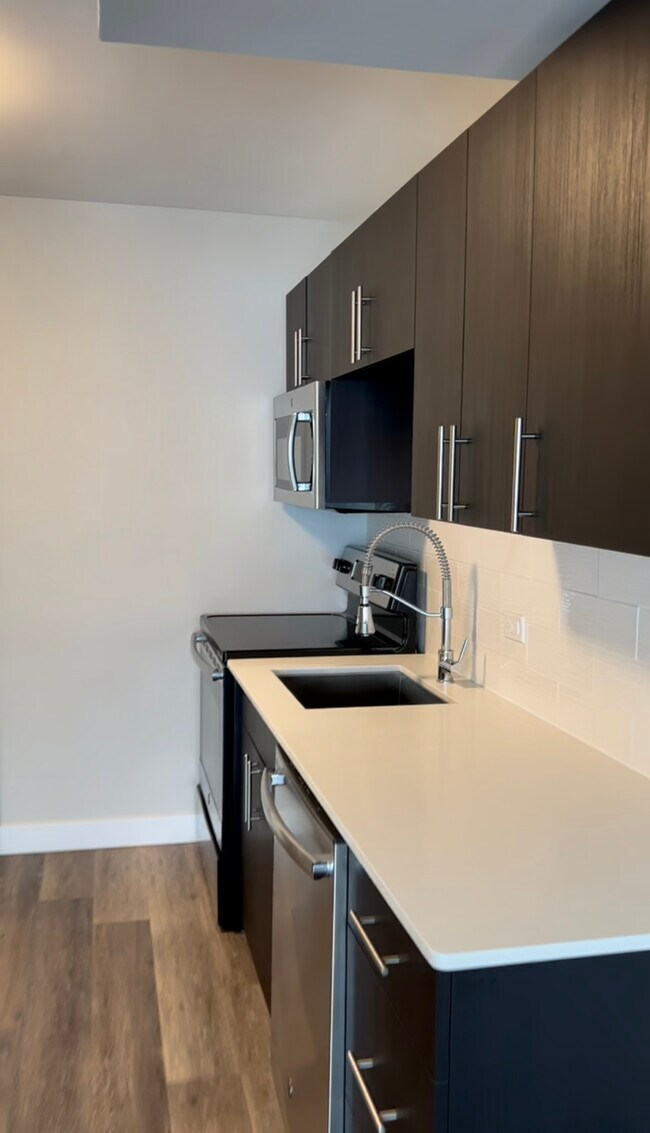 Foto del edificio - 902 N State St