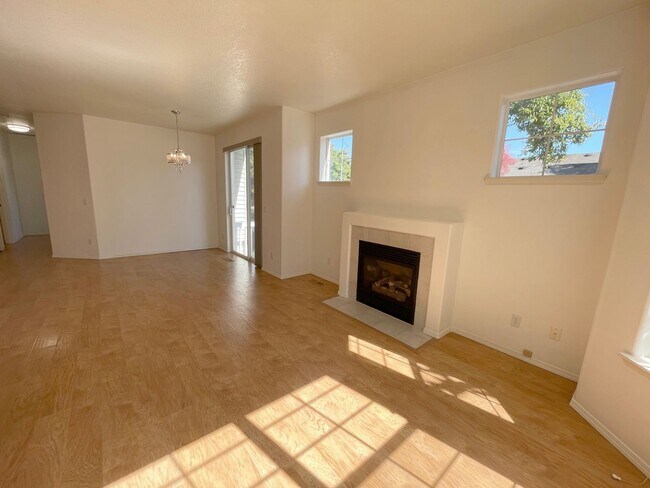 Building Photo - Lovely Home in Wilsonville with Central A/...