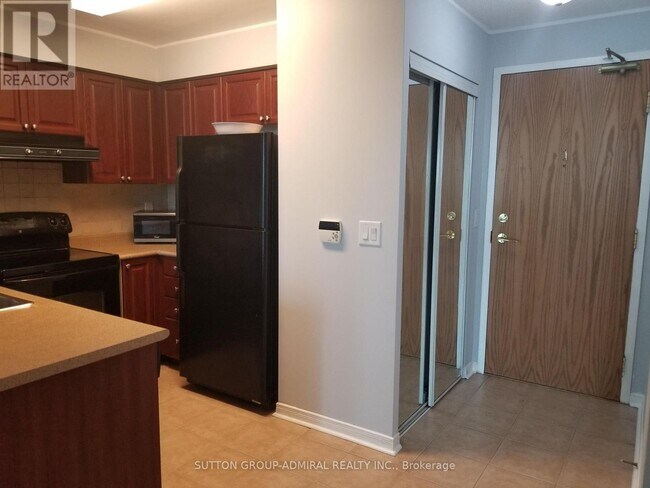 Photo du bâtiment - 5508 Yonge St
