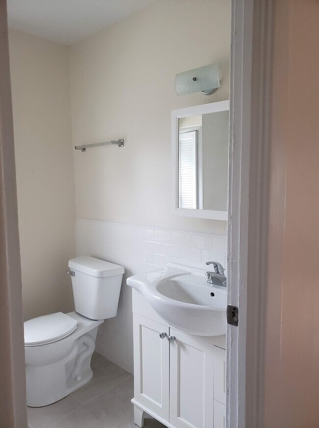 Bathroom - 148 Hill Ave