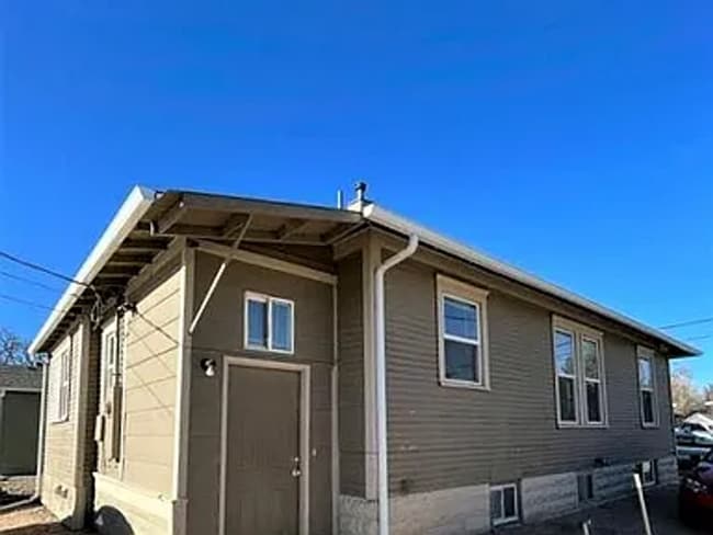 Building Photo - 1837 10th Ave