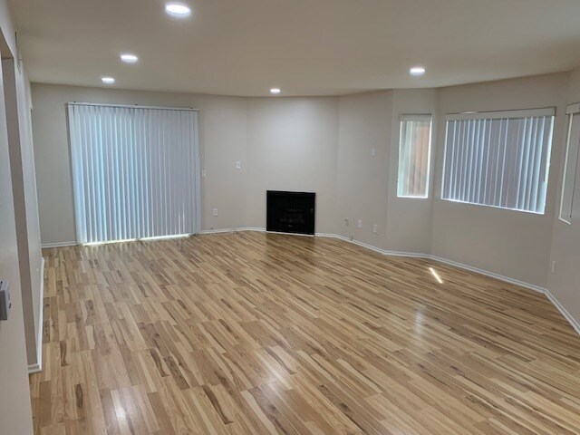 Building Photo - 1345 S Beverly Glen Blvd