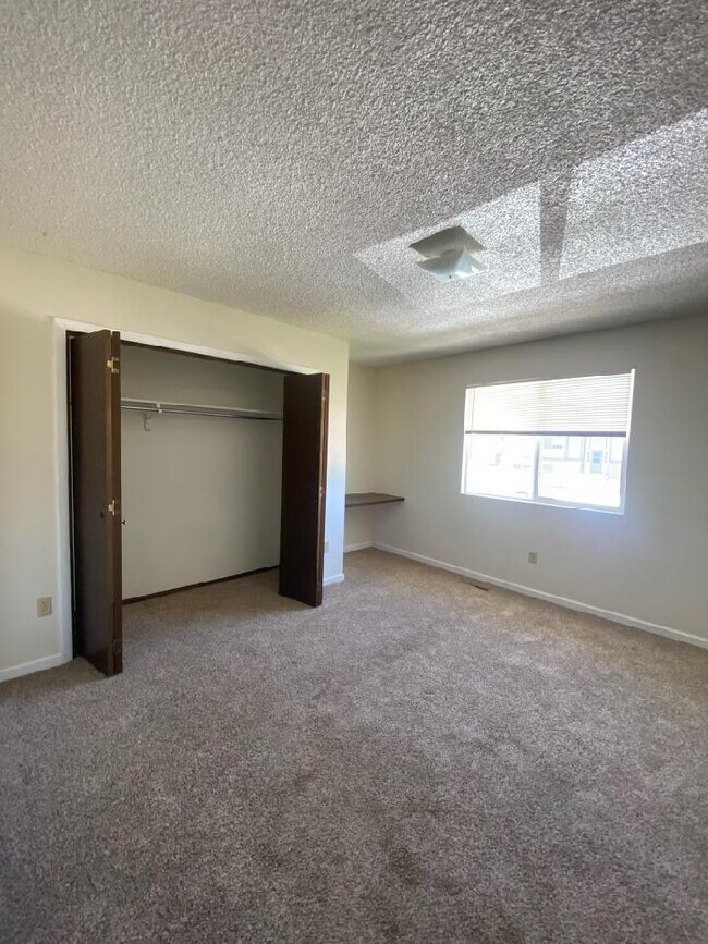 Building Photo - 385 Moccasin Trl