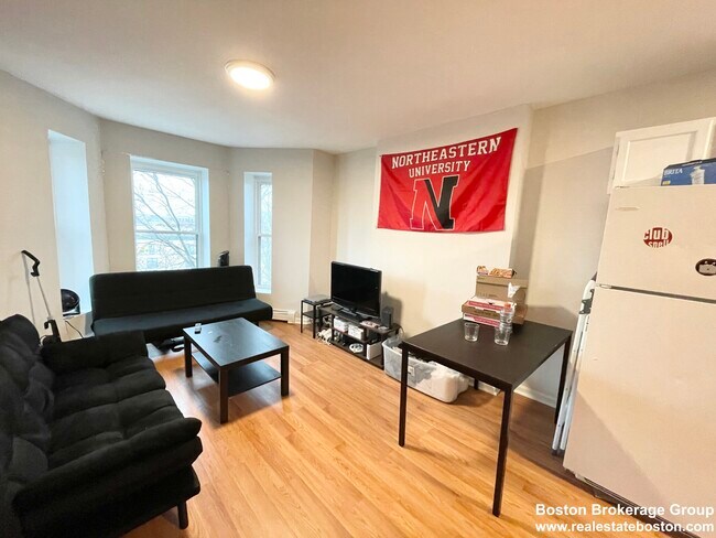 Foto del edificio - 90 Hammond St