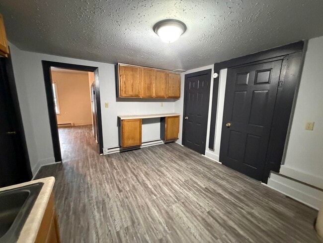 Building Photo - 618 Porter-