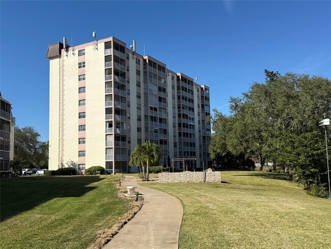 Building Photo - 3575 Brokenwoods Dr