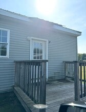 Building Photo - 31 Sumner Ln