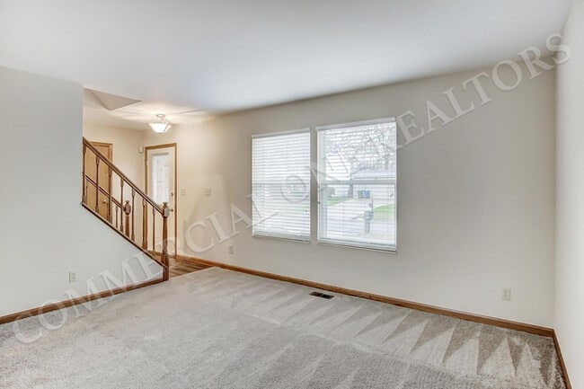 Building Photo - Beautiful 4 Bedroom Home near Mill Run