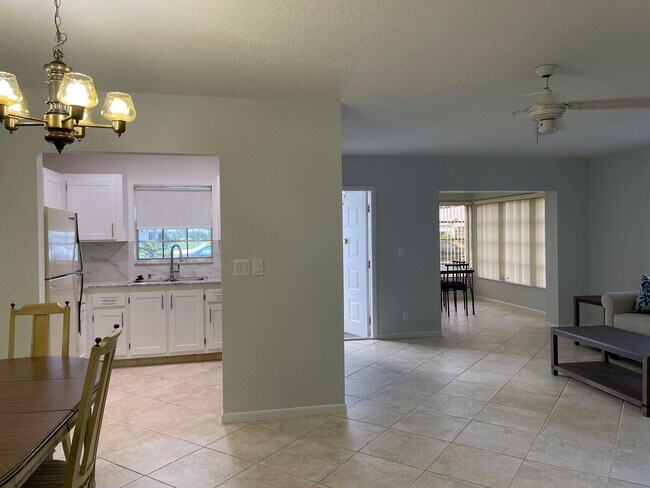 Building Photo - 14676 Canalview Dr