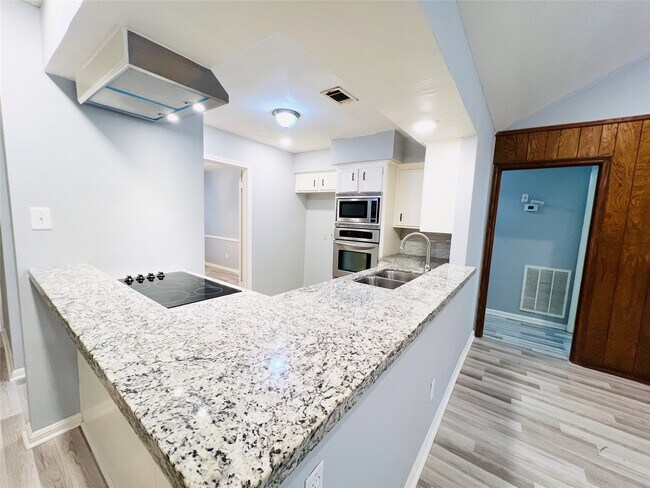 Foto del edificio - 422 Gamewood Dr