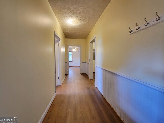 Building Photo - 475 Bankhead Hwy