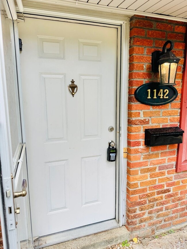 Building Photo - Charming 3-Bedroom Home with Oversized Patio