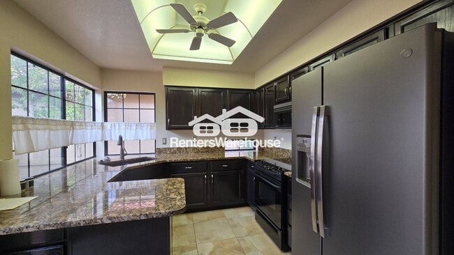 Building Photo - 311 E Suntree St