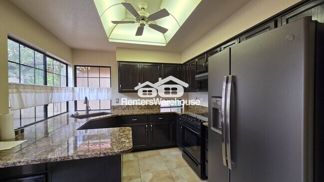 Foto del edificio - 311 E Suntree St