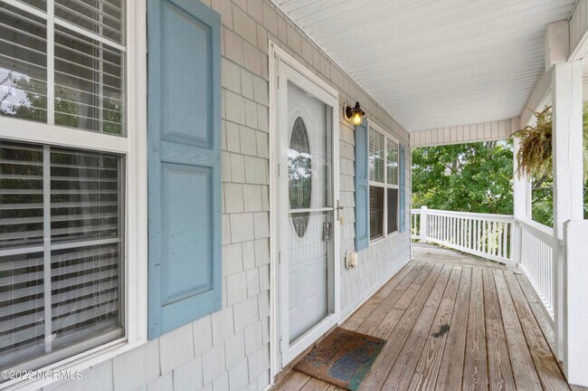 Building Photo - 112 Palm Breeze Dr