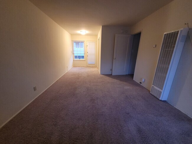 Living Room - 1644 Huntington Dr
