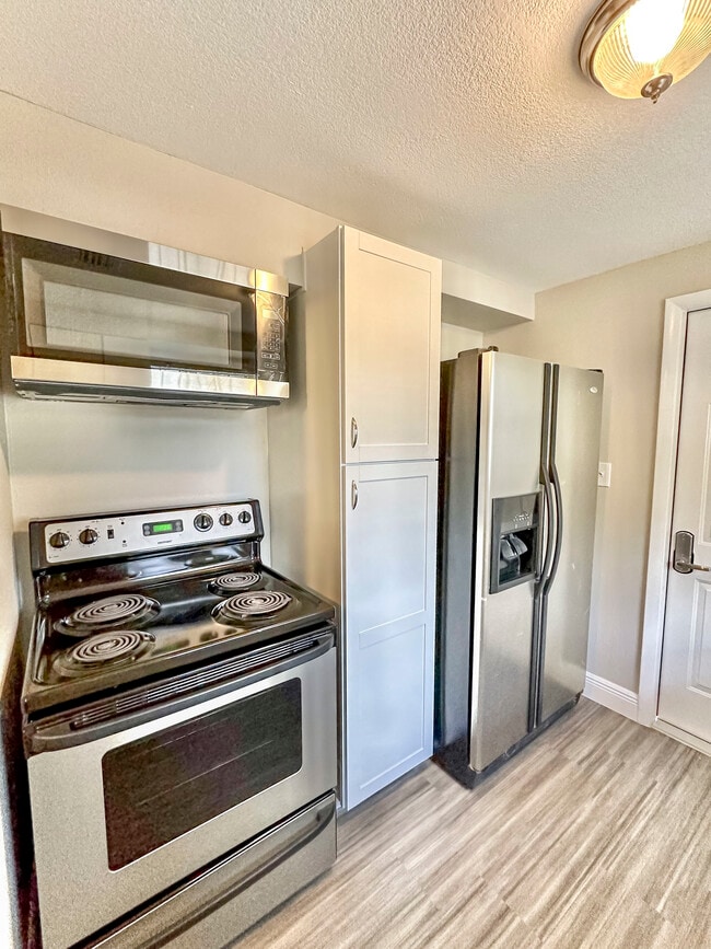 Foto del edificio - 4811 E Curtis St