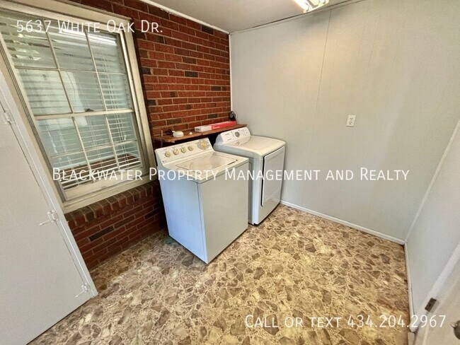 Foto del edificio - 5637 White Oak Dr