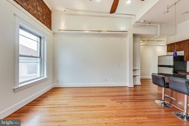 Building Photo - 3155 Mt Pleasant St NW