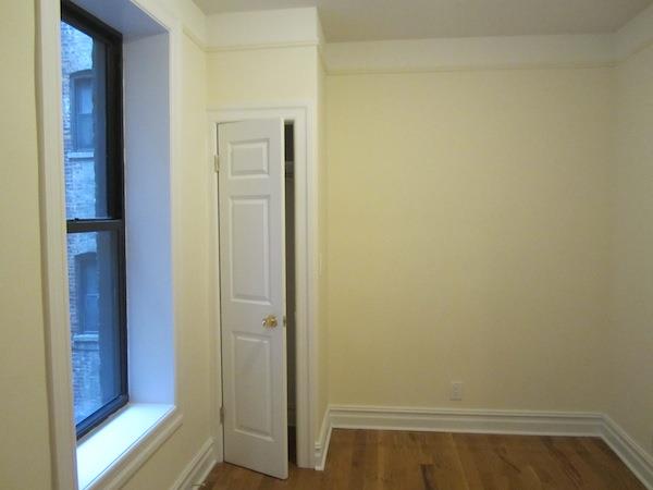 Building Photo - 515 Seminary Row