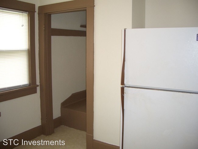 Building Photo - 5 br, 2 bath House - 423 W. Wheeler