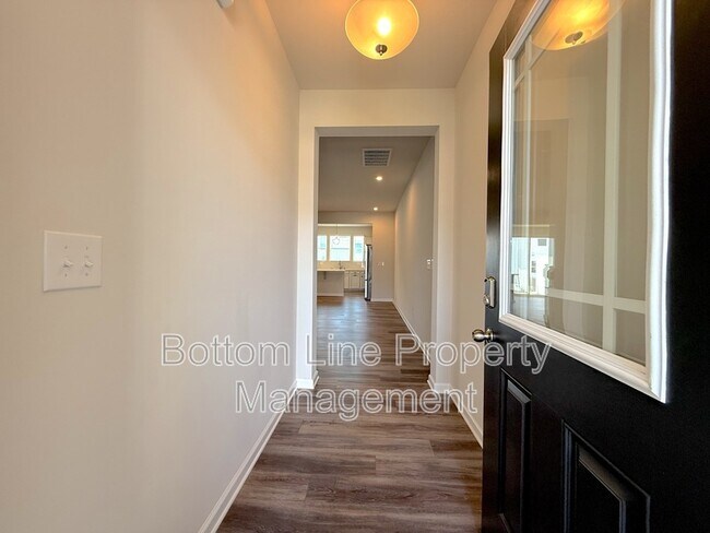 Building Photo - 15622 Little Bluestem St