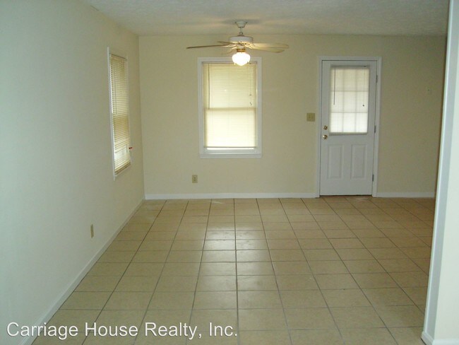 Foto del edificio - 3 br, 2 bath Apartment - 135 Barrington Drive