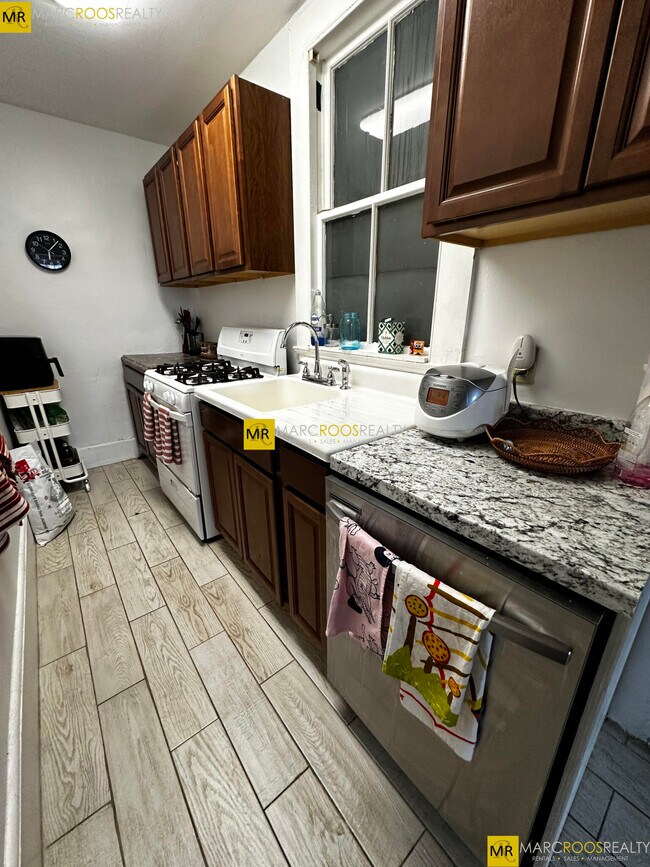 Building Photo - 455 Beacon St