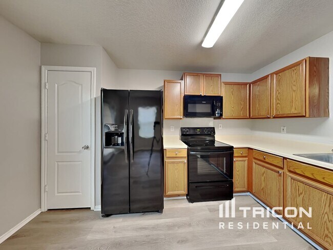Building Photo - 3014 Edison Crest
