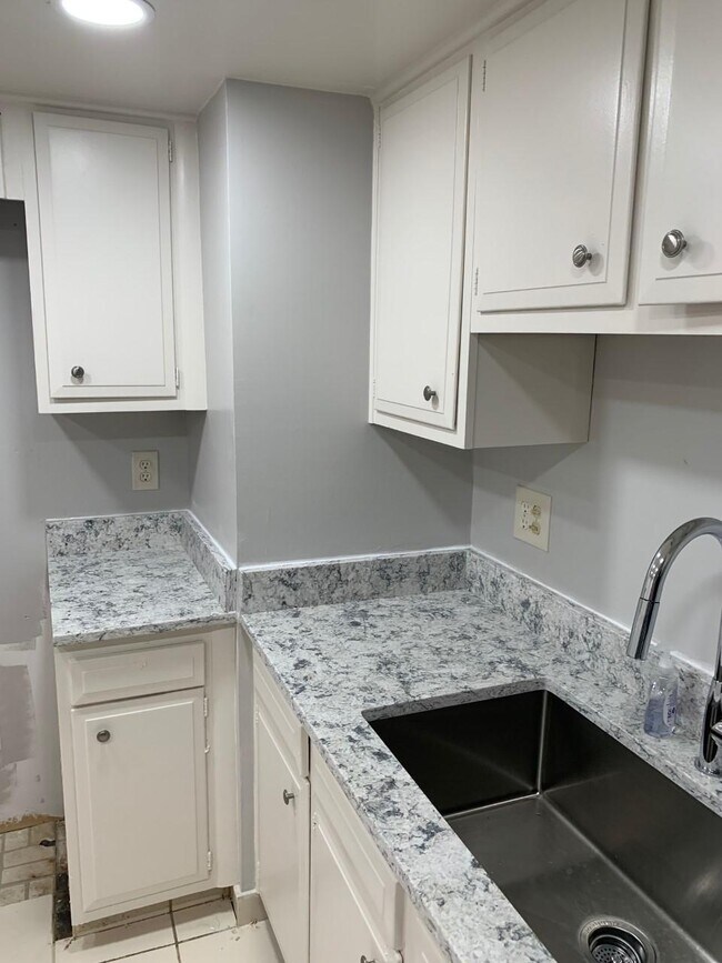 Building Photo - 5200 N Flagler Dr