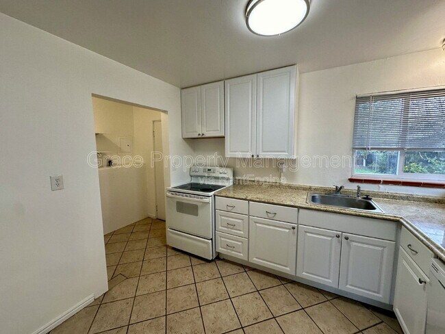 Foto del edificio - 1330 Otis St