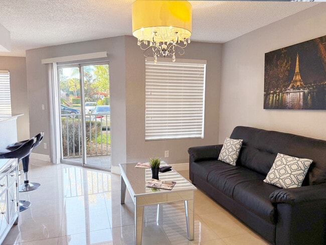 Building Photo - 11582 Westwood Blvd