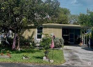 Building Photo - 710 N Silver Cir