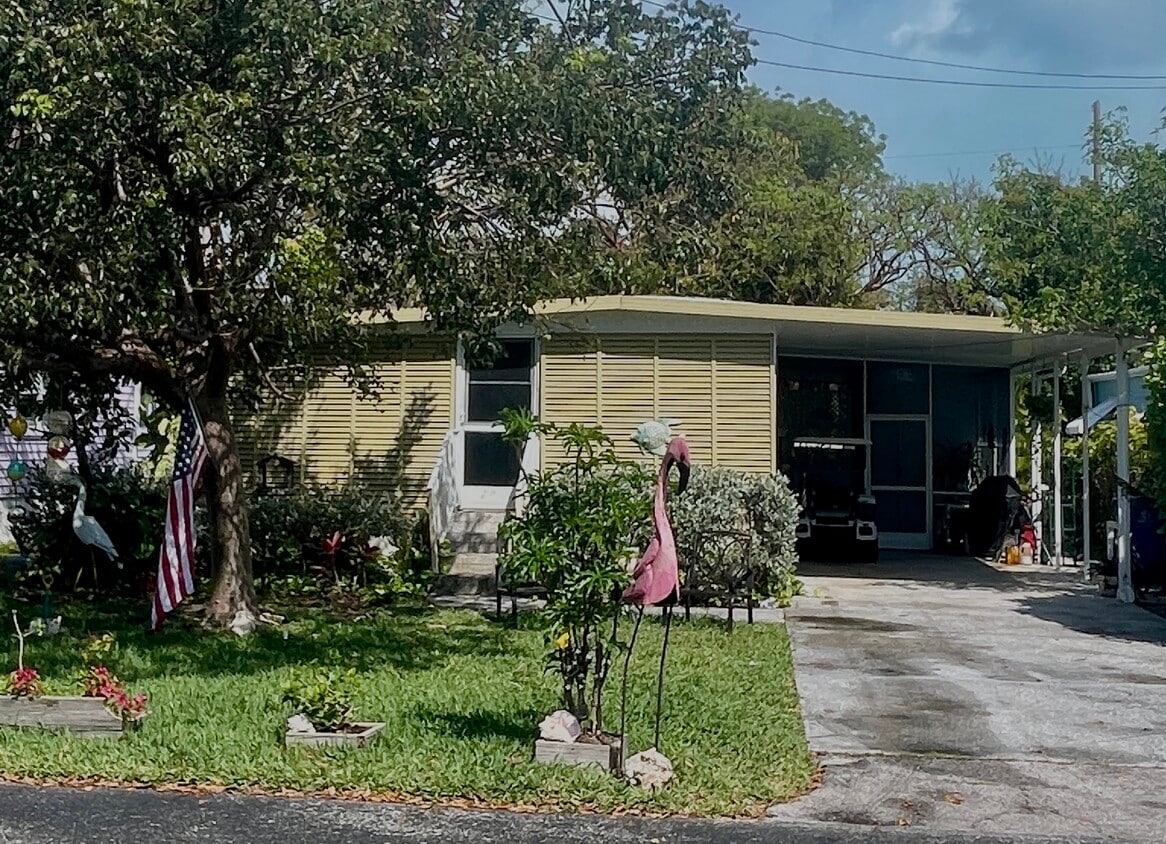 Foto principal - 710 N Silver Cir