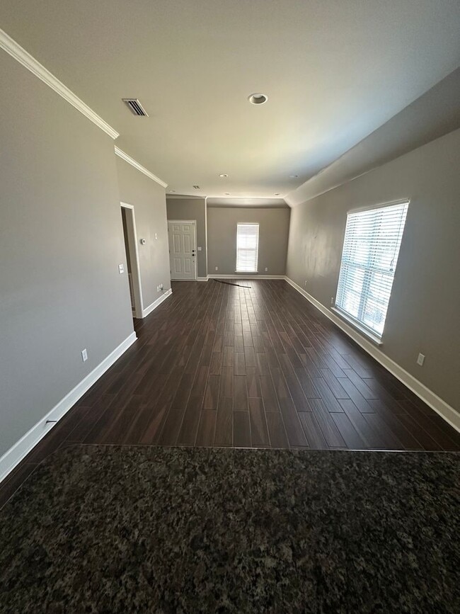 Building Photo - 3 BR/2 BA with Updated Features!