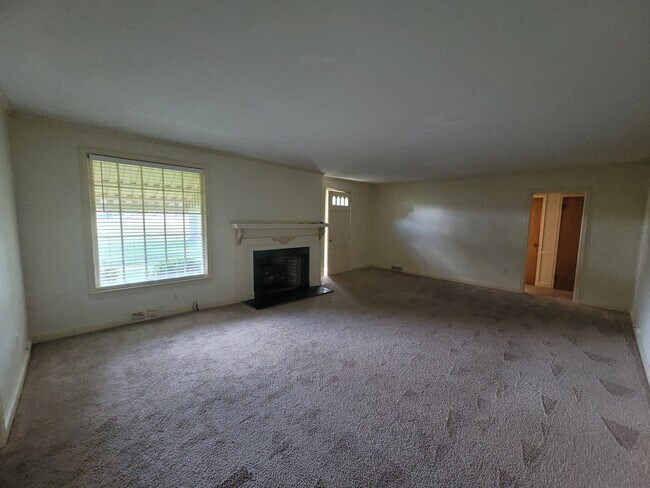 Building Photo - New Listing!!!!