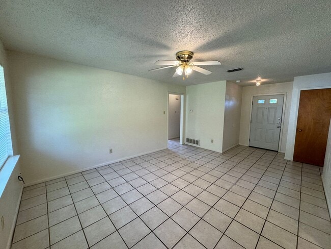 Building Photo - 601 S 25th Street