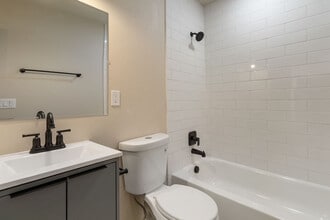 Building Photo - 4320 SW 2nd Ave Building Photo - 4320 SW 2nd Ave