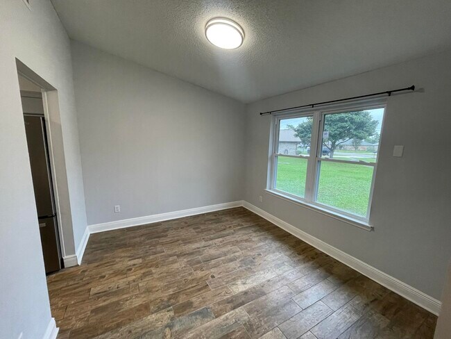 Foto del edificio - 8808 Cagle Dr