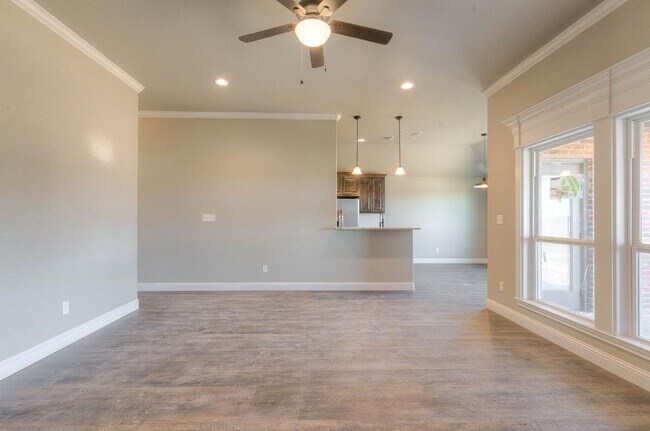 Building Photo - 2120 Christine Dr