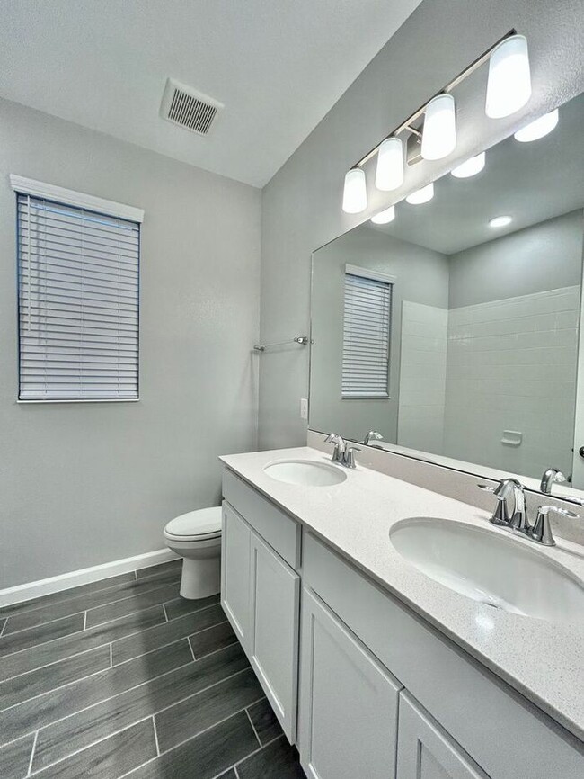 Building Photo - Gorgeous 4/3 Brand New Home with a Spaciou...