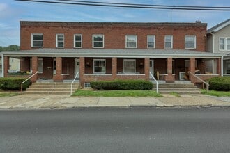 Building Photo - 66 Dewey St