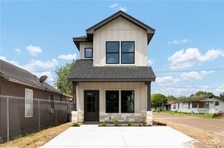 Building Photo - 230 N Pino St