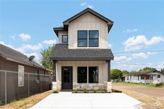 Building Photo - 230 N Pino St