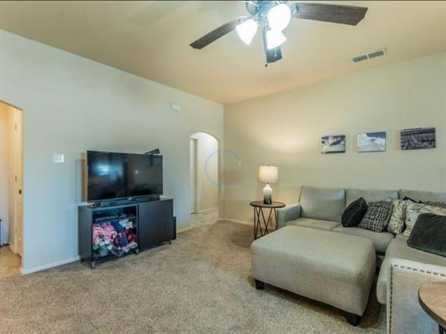 Foto del edificio - 108 Halifax Cir