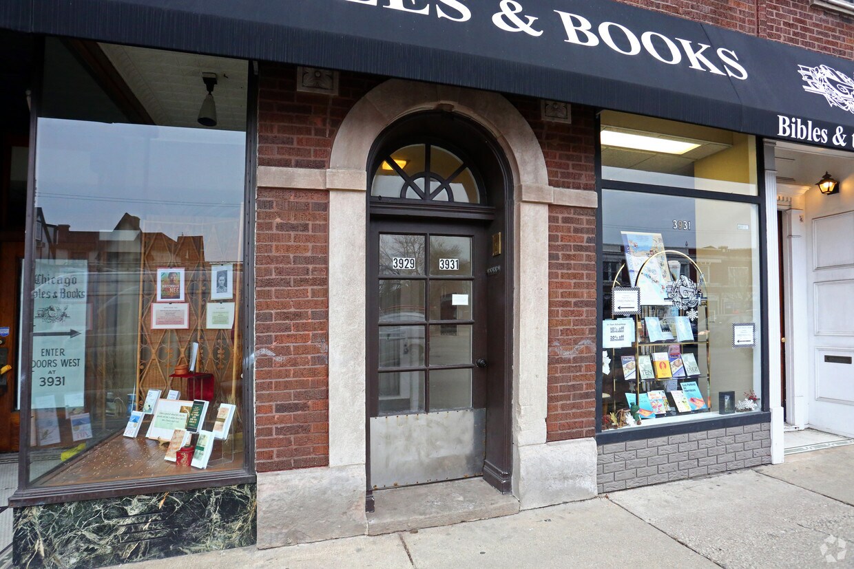 Foto del edificio - 3929 W Irving Park Rd