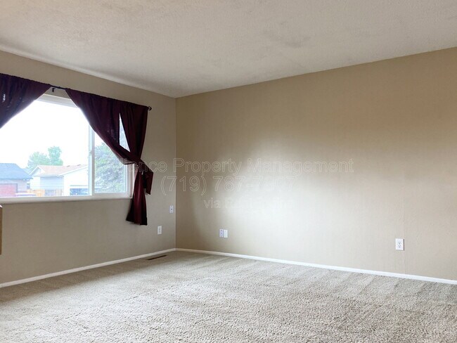 Building Photo - 6087 Del Rey Dr