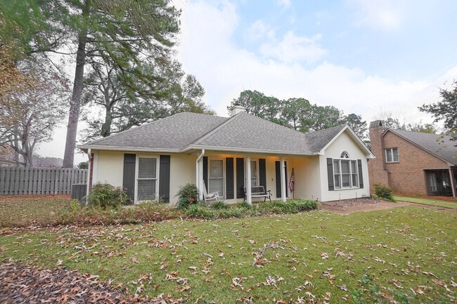 Building Photo - 325 Mockingbird Ln