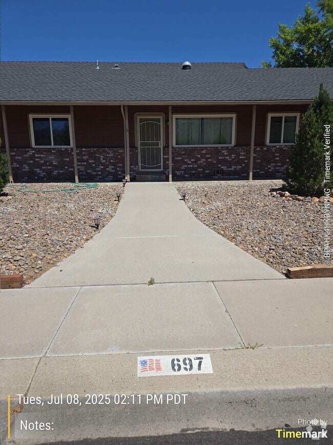 Building Photo - 697 Bluerock Rd